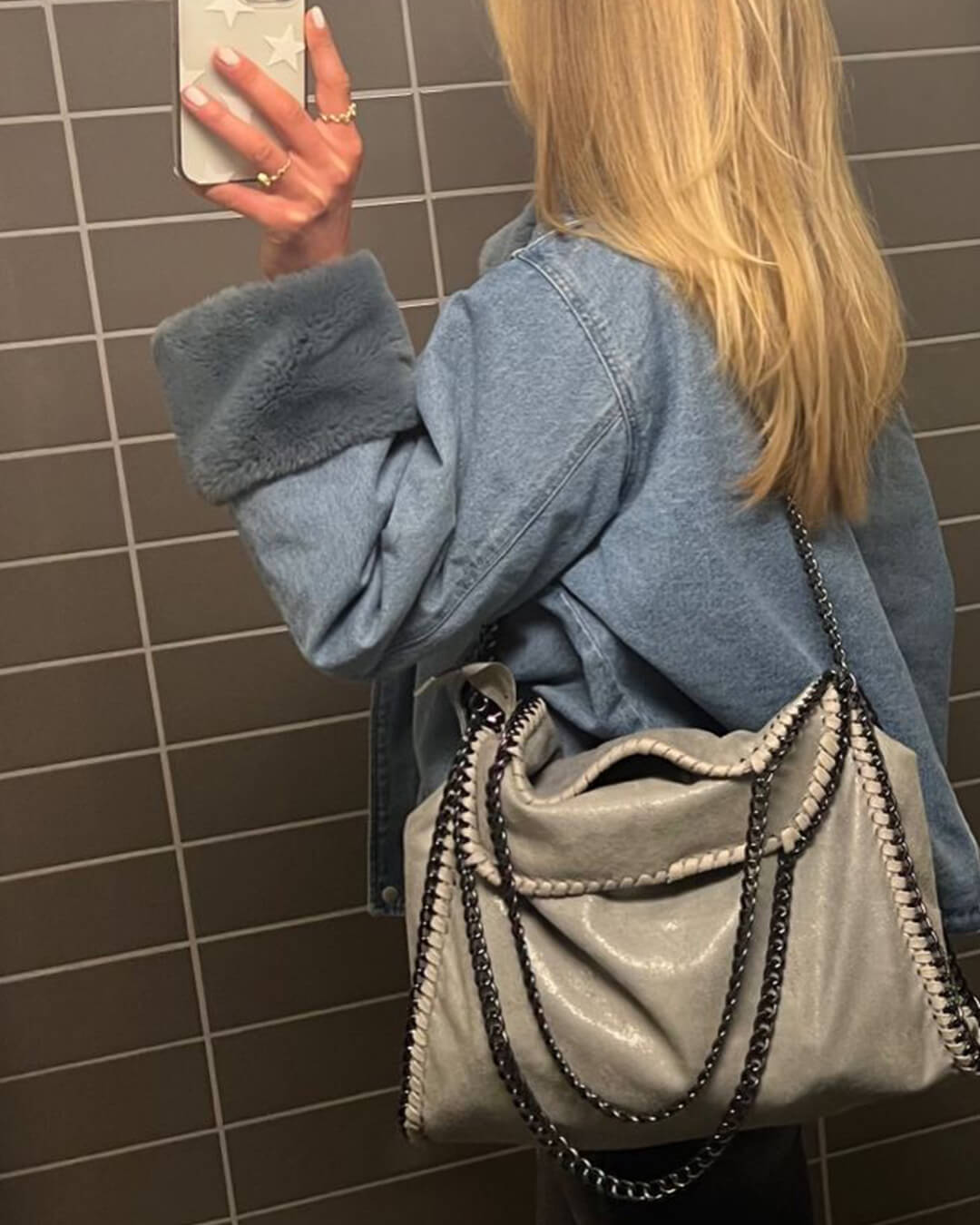 Emma™ | Women's handbag with elegant chain