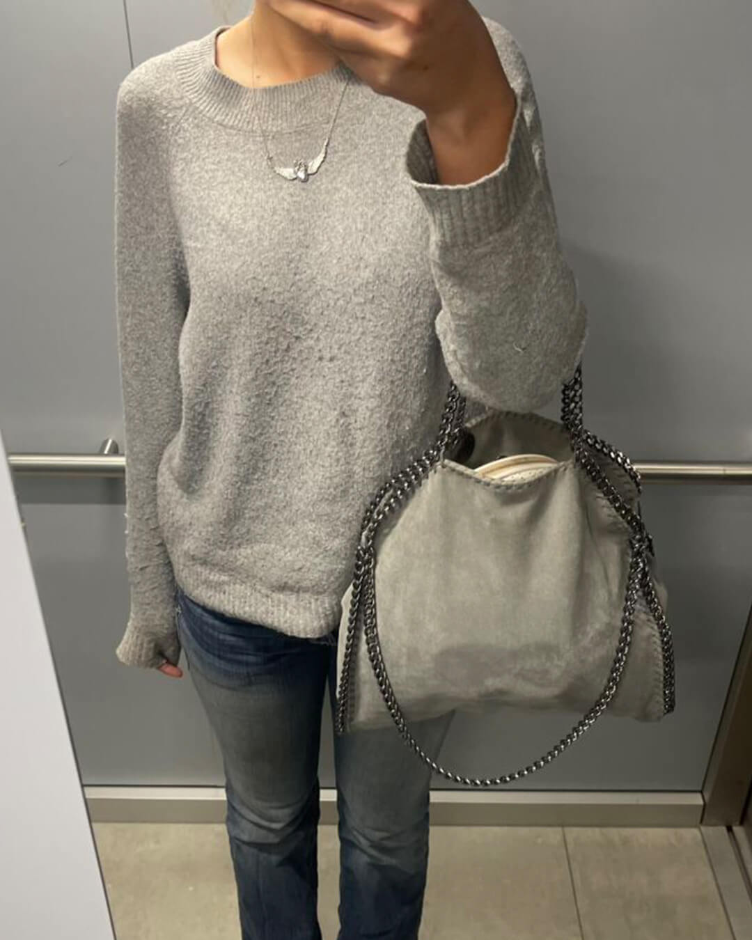 Emma™ | Women's handbag with elegant chain