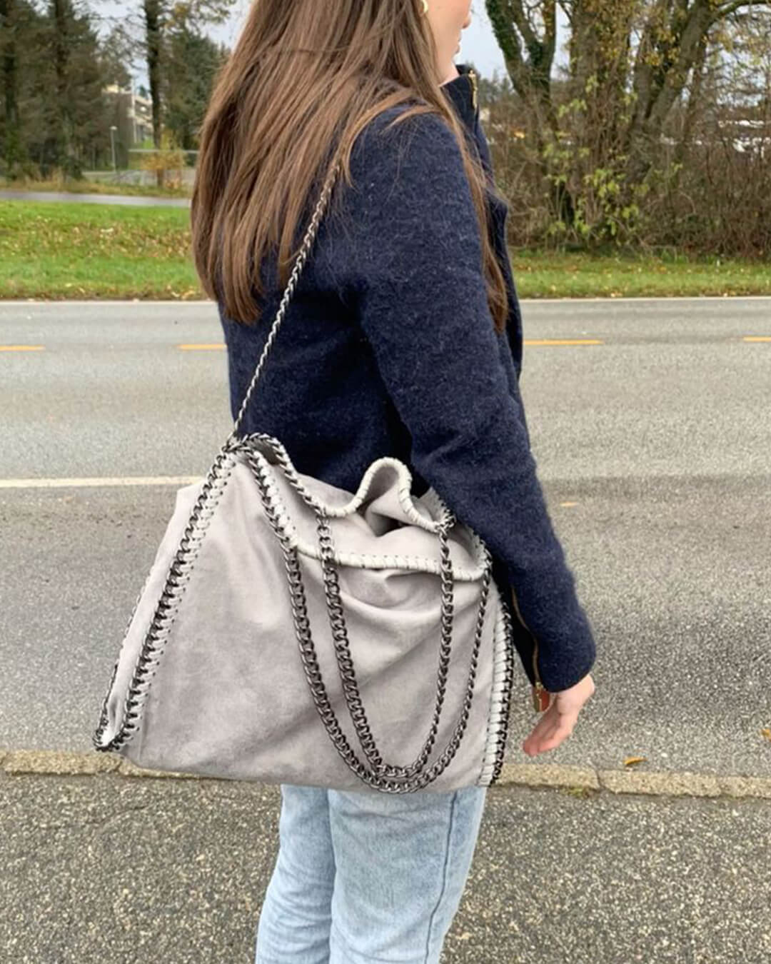 Emma™ | Women's handbag with elegant chain